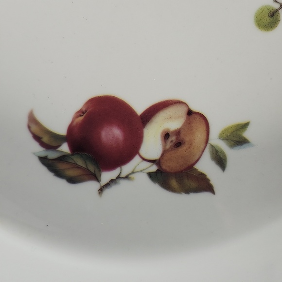 Beautiful 11 Inch Serving Dish Casserole with Basket - Oven Safe - Picture 5 of 16